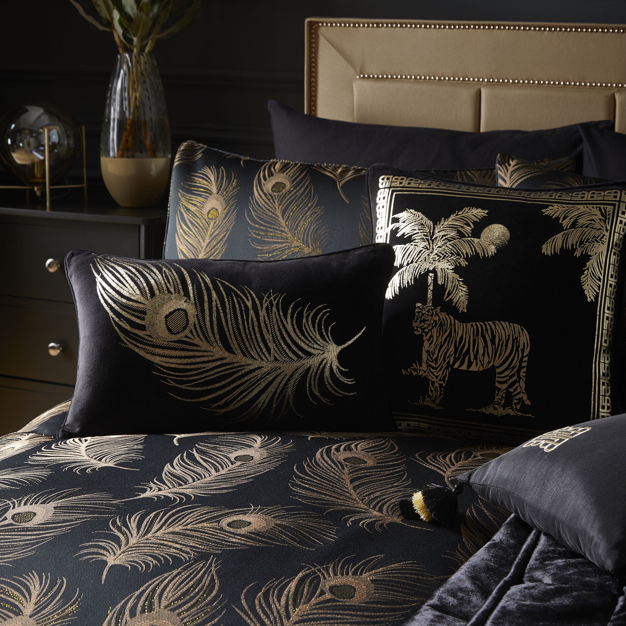 Dandy Duvet Cover Set by Laurence Llewelyn-Bowen in Black & Gold - Duvet Cover Set - Laurence Llewelyn-Bowen