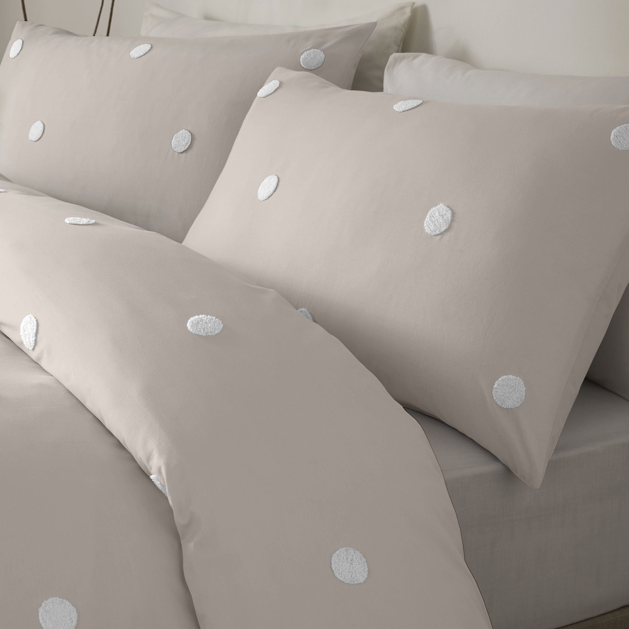 Dot Garden Duvet Cover Set by Appletree Boutique in White with Pink Dots - Duvet Cover Set - Appletree Boutique